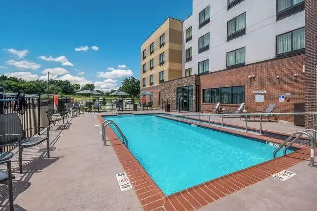 Fairfield Inn & Suites by Marriott Chickasha - Havuz