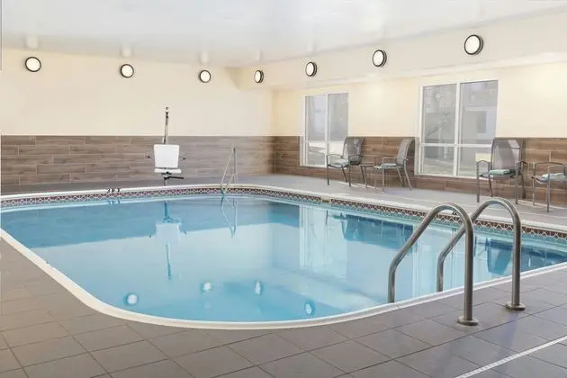 Fairfield Inn & Suites by Marriott Cincinnati East - Havuz