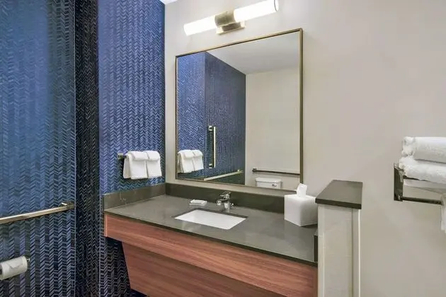 Fairfield Inn & Suites by Marriott Cincinnati North - Banyo Tipleri
