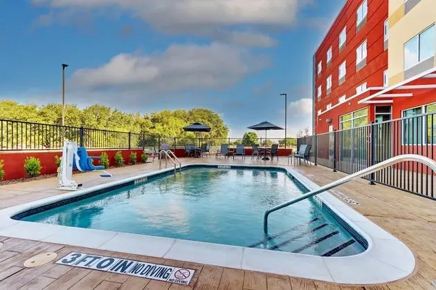 Fairfield Inn & Suites by Marriott Dallas Love Field - Havuz