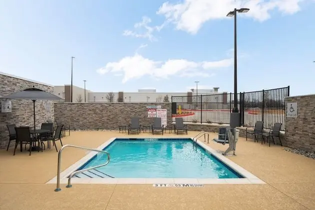 Fairfield Inn & Suites by Marriott Dallas McKinney - Havuz