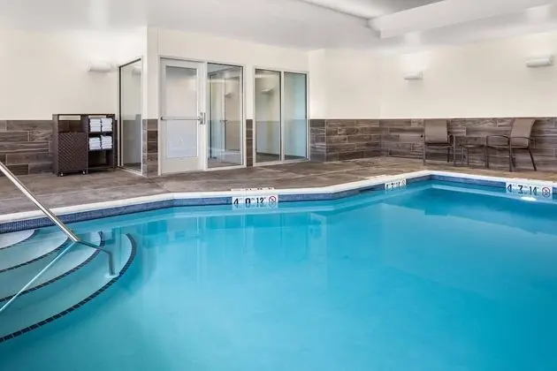 Fairfield Inn & Suites by Marriott Duluth - Havuz