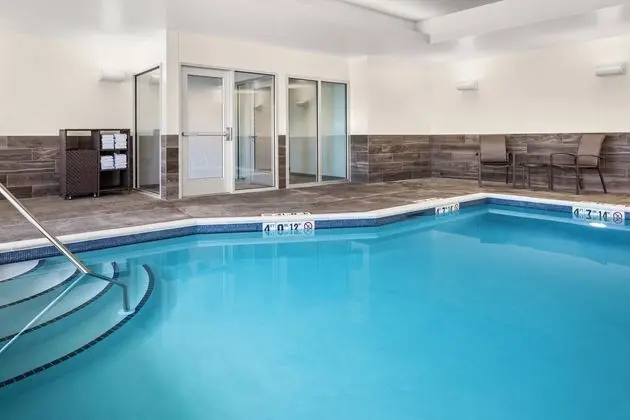 Fairfield Inn & Suites by Marriott Duluth - Havuz