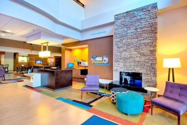 Fairfield Inn & Suites by Marriott Durham Southpoint - Lobi