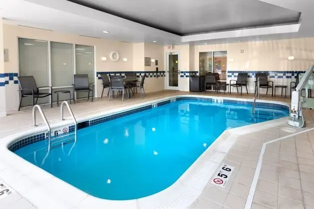 Fairfield Inn & Suites by Marriott Elizabeth City - Havuz