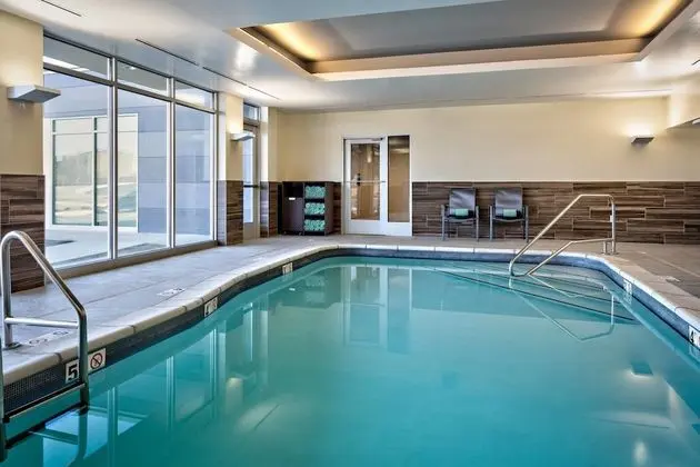 Fairfield Inn & Suites by Marriott Fayetteville - Havuz
