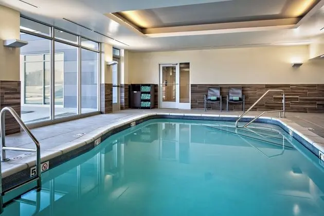 Fairfield Inn & Suites by Marriott Fayetteville - Havuz