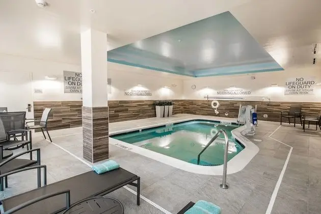Fairfield Inn & Suites by Marriott Florence I-20 - Havuz