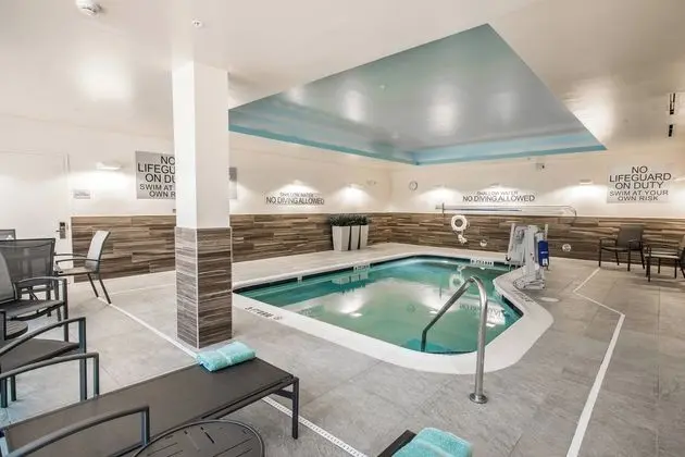 Fairfield Inn & Suites by Marriott Florence I-20 - Havuz
