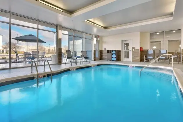 Fairfield Inn & Suites by Marriott Fort Smith - Havuz