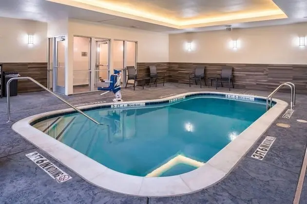 Fairfield Inn & Suites by Marriott Fort Worth Southwest at Cityview - Havuz