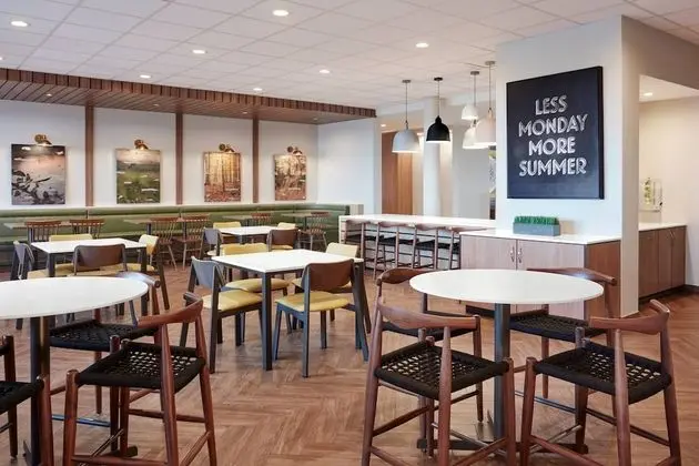Fairfield Inn & Suites by Marriott Grand Rapids North - Kahvaltı