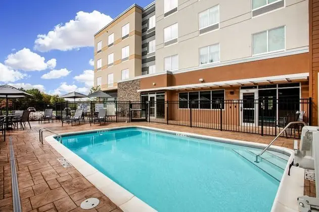 Fairfield Inn & Suites by Marriott Greenville Spartanburg/Duncan - Havuz