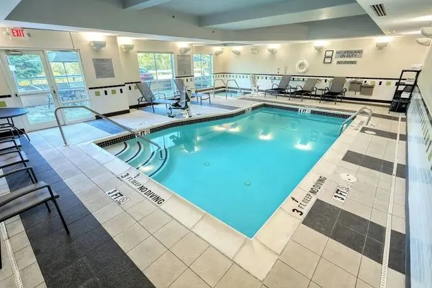 Fairfield Inn & Suites by Marriott Harrisburg West - Havuz