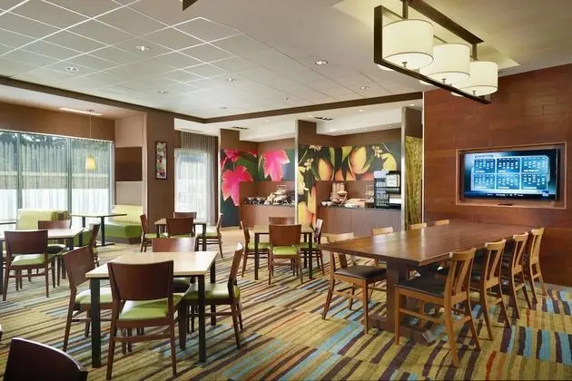 Fairfield Inn & Suites by Marriott Hendersonville Flat Rock - Yerinde Yemek