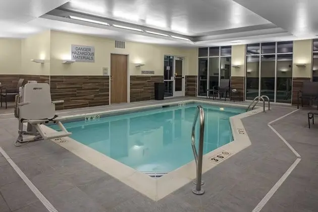 Fairfield Inn & Suites by Marriott Indianapolis Greenfield - Havuz