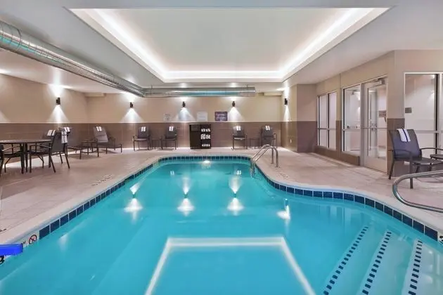 Fairfield Inn & Suites by Marriott Kalamazoo - Havuz