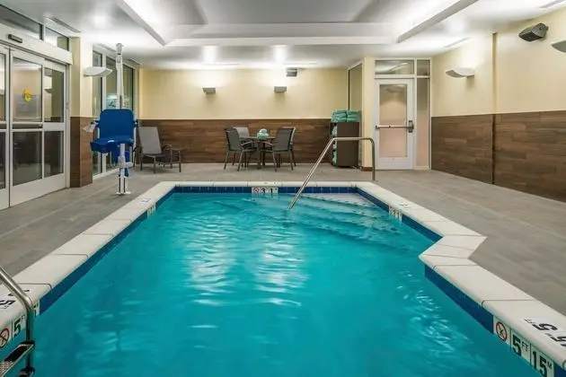 Fairfield Inn & Suites by Marriott Kansas City North/Gladstone - Havuz