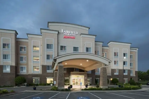 Fairfield Inn & Suites by Marriott Kansas City Overland Park - Dış Mekan