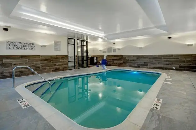 Fairfield Inn & Suites by Marriott Lancaster Palmdale - Havuz