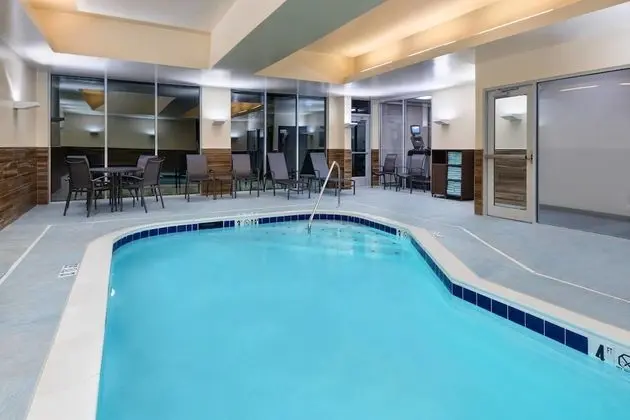Fairfield Inn & Suites by Marriott Lexington East/I-75 - Havuz