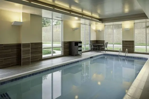 Fairfield Inn & Suites by Marriott Louisville Northeast - Havuz