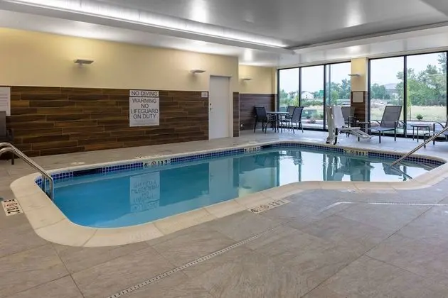 Fairfield Inn & Suites by Marriott Medford - Havuz