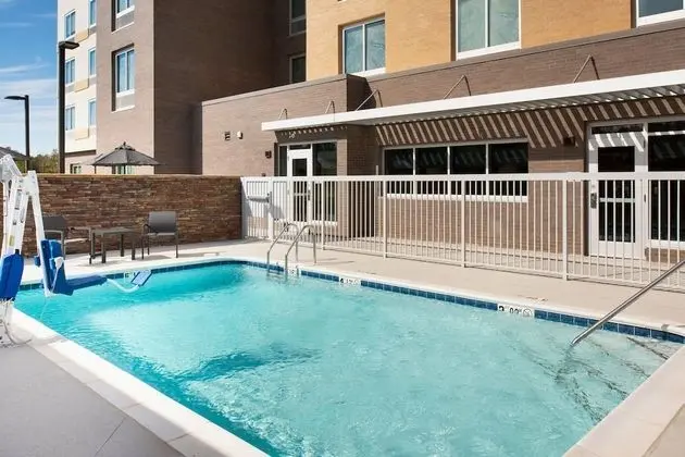 Fairfield Inn & Suites by Marriott Memphis Arlington - Havuz