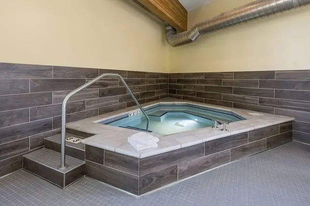 Fairfield Inn & Suites by Marriott Minneapolis North/Blaine - Havuz