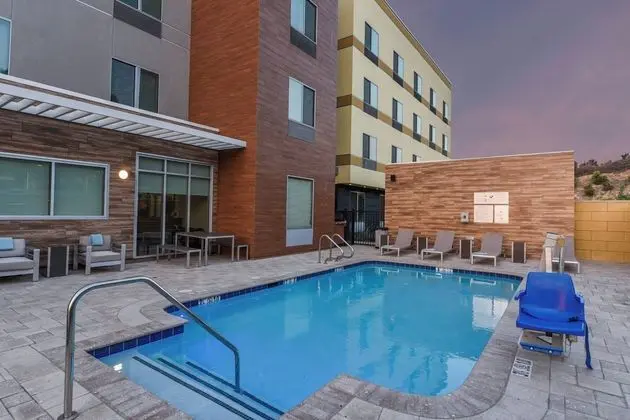 Fairfield Inn & Suites by Marriott Moorpark Ventura County - Havuz