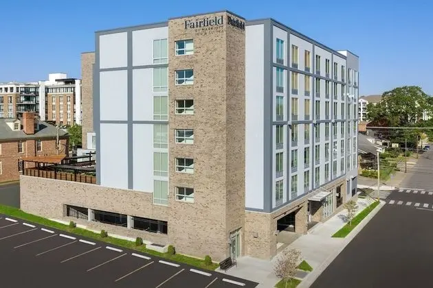 Fairfield Inn & Suites by Marriott Nashville near Vanderbilt - Dış Mekan