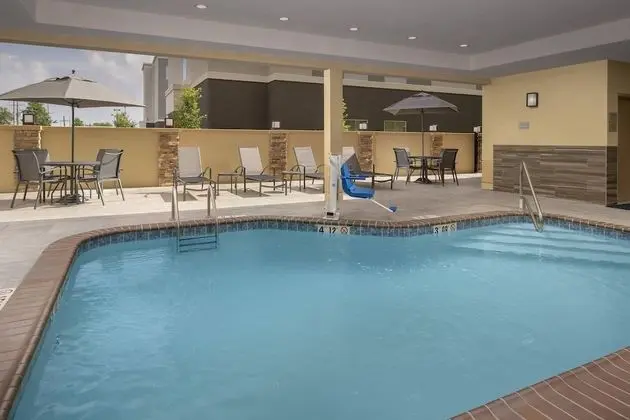 Fairfield Inn & Suites by Marriott New Orleans Metairie - Havuz