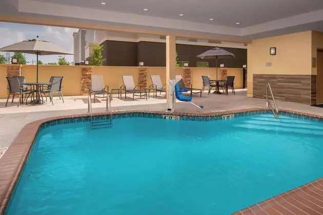 Fairfield Inn & Suites by Marriott New Orleans Metairie - Havuz