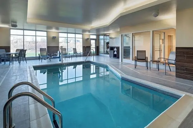 Fairfield Inn & Suites by Marriott Oskaloosa - Havuz