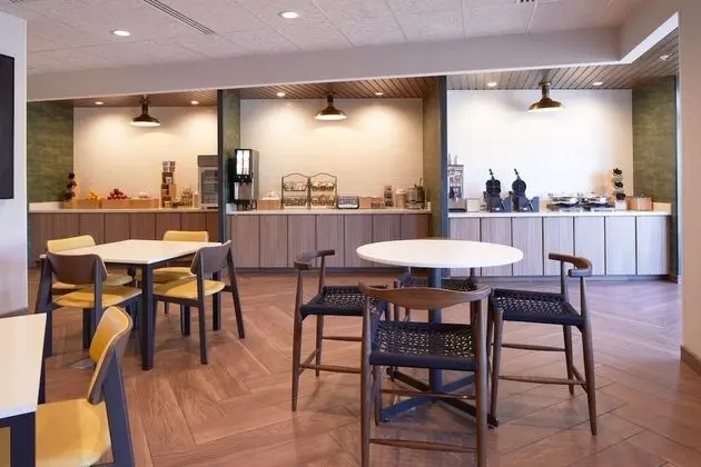 Fairfield Inn & Suites by Marriott Palmdale West - Yerinde Yemek