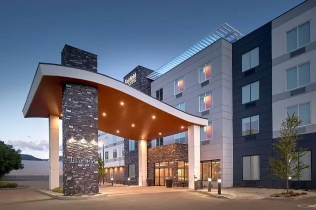 Fairfield Inn & Suites by Marriott Penticton - Dış Mekan