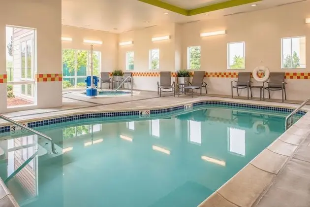 Fairfield Inn & Suites by Marriott Portland North - Havuz