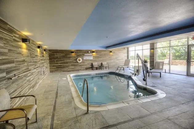 Fairfield Inn & Suites by Marriott Princeton - Havuz