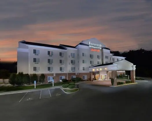 Fairfield Inn & Suites by Marriott Roanoke Hollins/I-81
