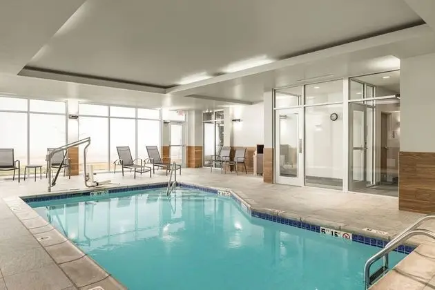 Fairfield Inn & Suites by Marriott Salina - Havuz