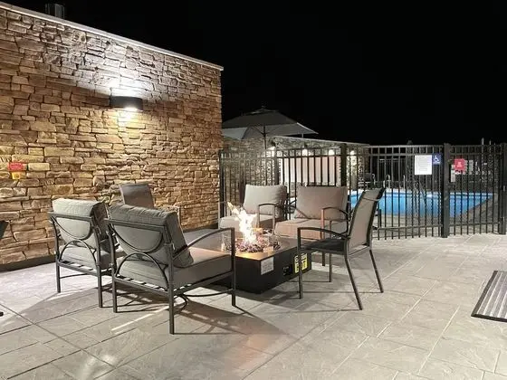 Fairfield Inn & Suites by Marriott Santa Rosa Rohnert Park - Havuz