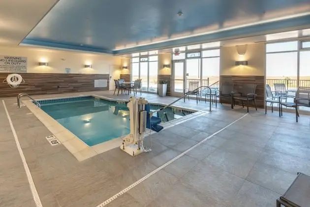Fairfield Inn & Suites by Marriott Sidney - Havuz