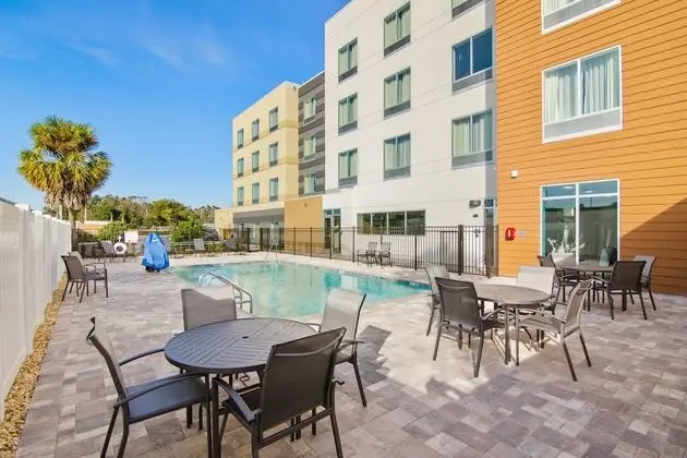 Fairfield Inn & Suites by Marriott St Petersburg North - Havuz