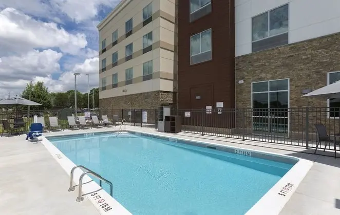 Fairfield Inn & Suites by Marriott Statesville - Havuz