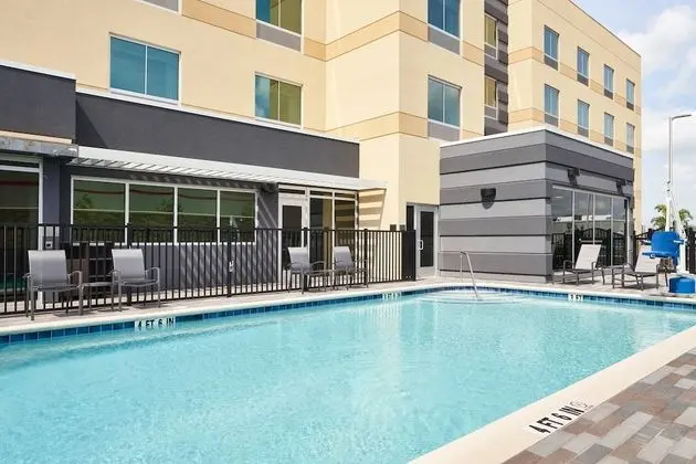 Fairfield Inn & Suites by Marriott Tampa Riverview - Havuz