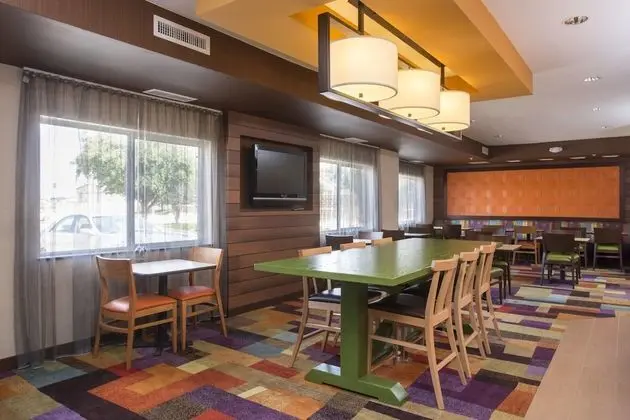 Fairfield Inn & Suites by Marriott Temple Belton - Yerinde Yemek