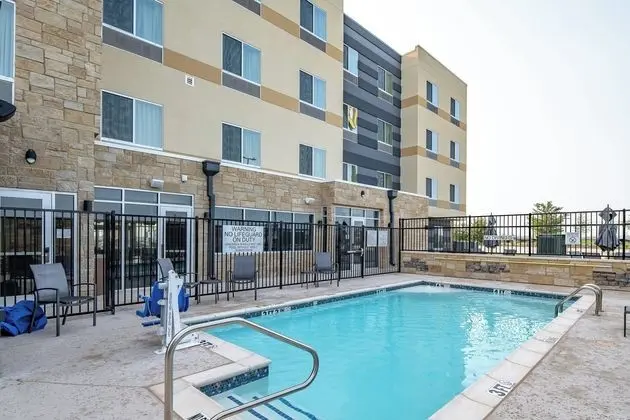Fairfield Inn & Suites by Marriott Terrell - Havuz