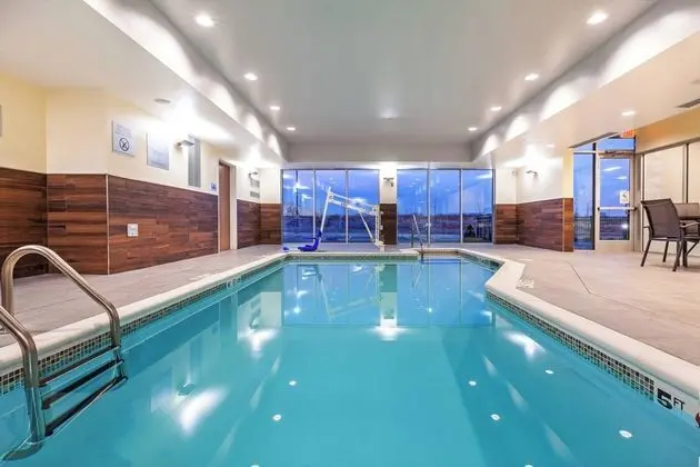 Fairfield Inn & Suites by Marriott Tulsa Catoosa - Havuz