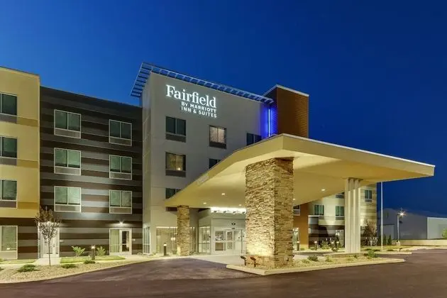 Fairfield Inn & Suites by Marriott Warsaw - Dış Mekan