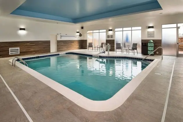 Fairfield Inn and Suites by Marriott Washington - Havuz